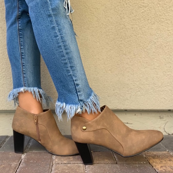 NIB Tan High Heel Comfortable Ankle Booties - Picture 7 of 7